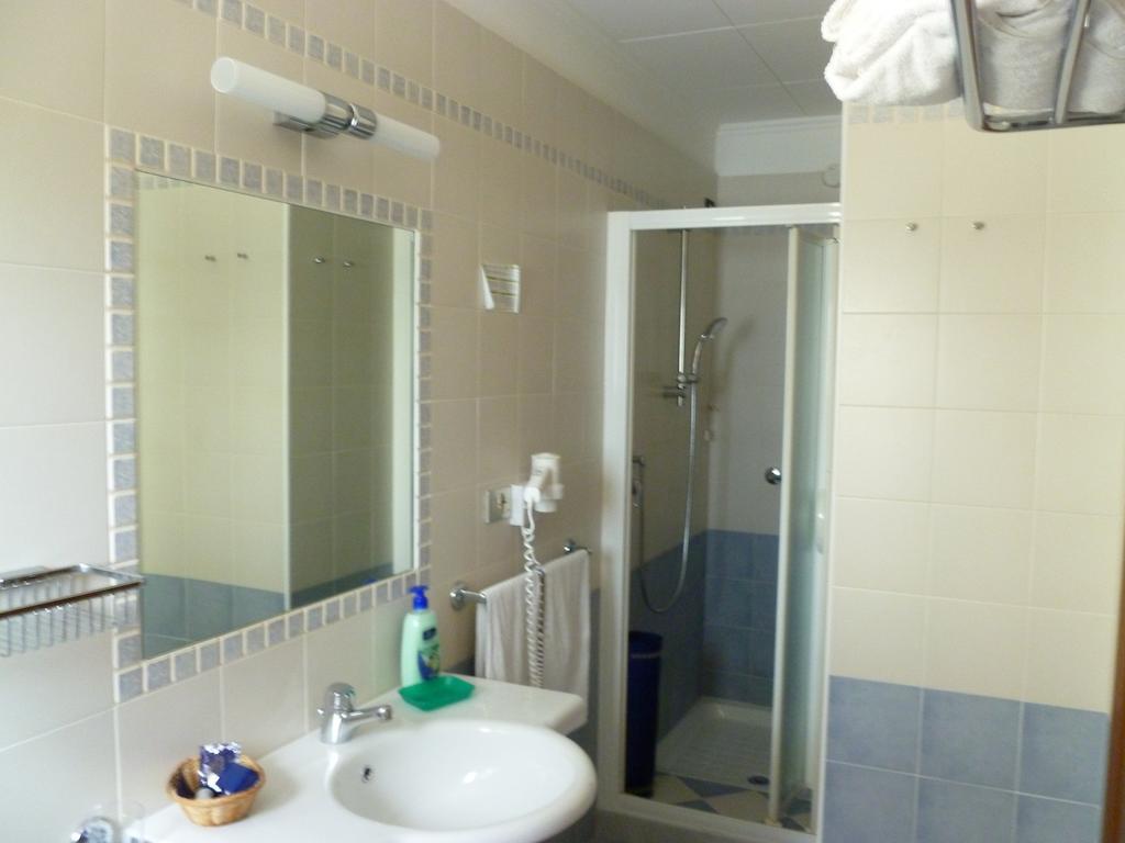 Hotel Miramare Каорле Номер фото